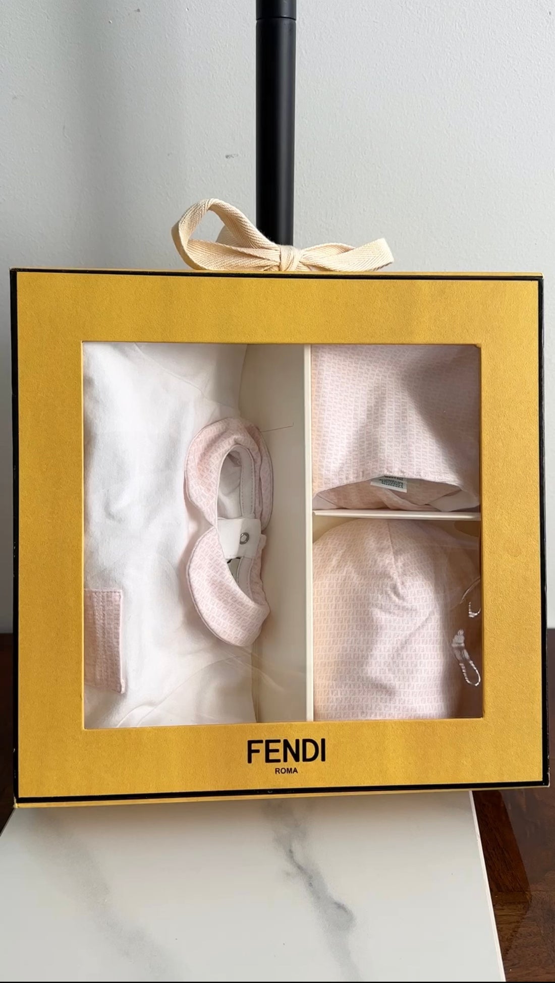 Fendi Pink and White 3pcs Baby Kit - Newborn