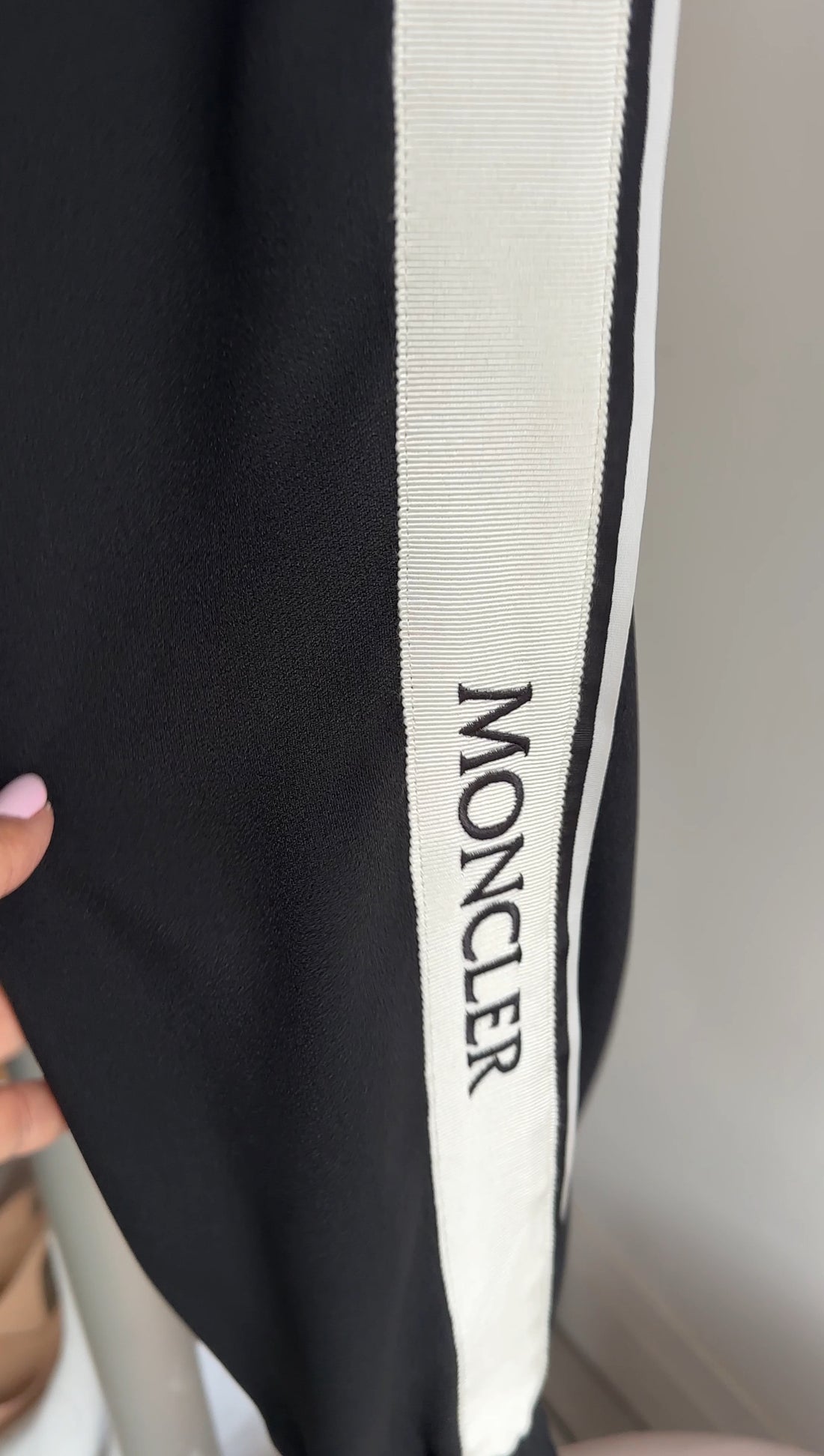Moncler logo jogger - M