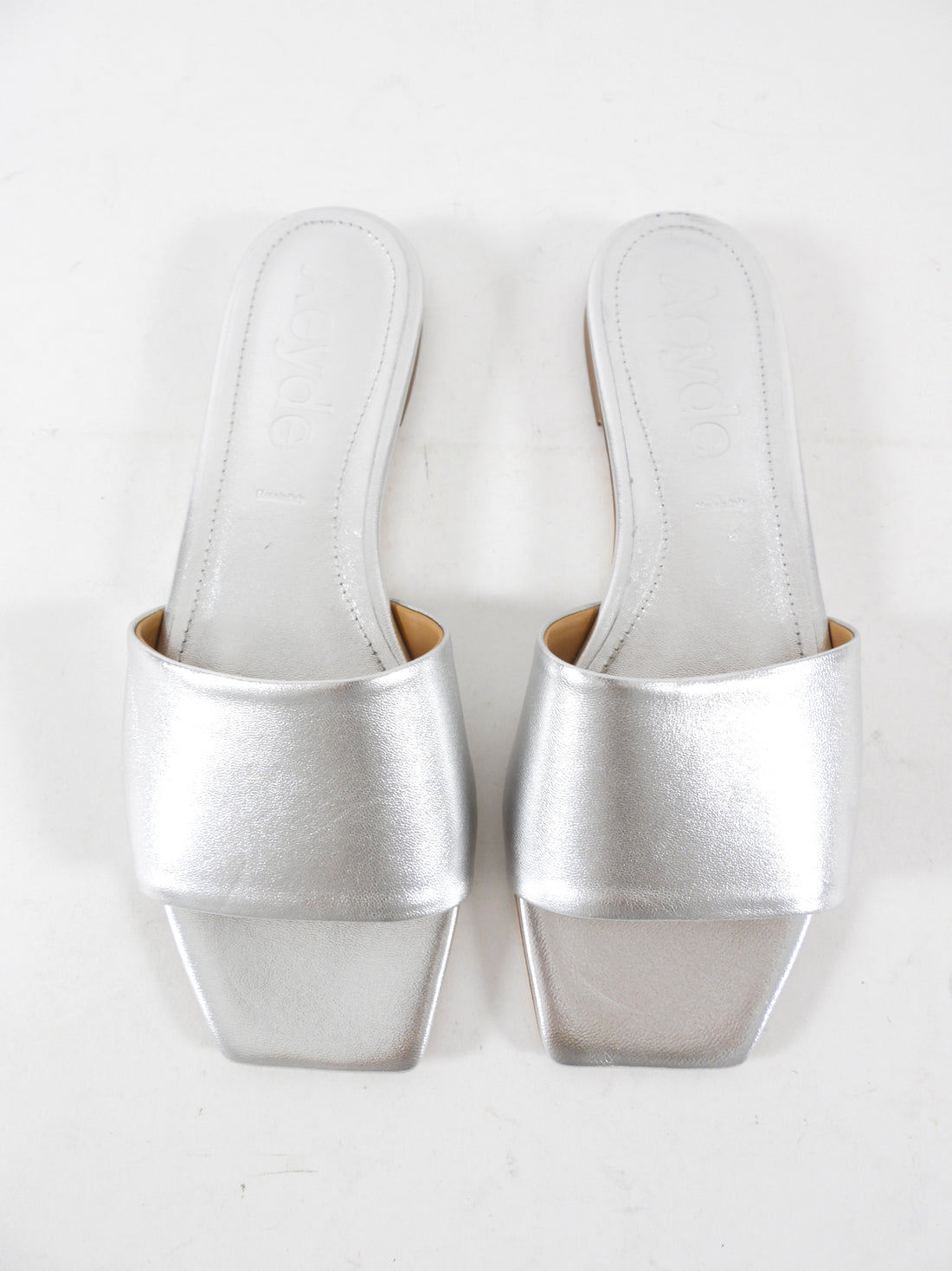 Aeyde Silver Flat Leather Sandals - 37