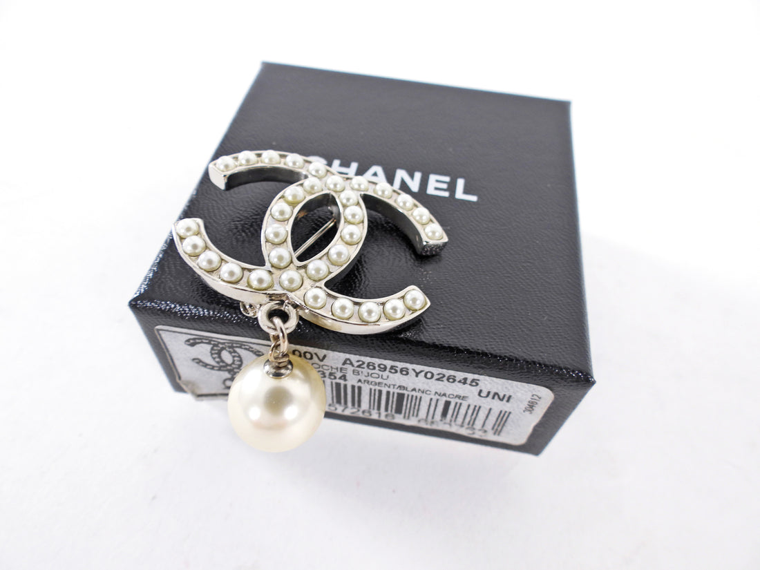Chanel 00V Silvertone CC Faux Pearl Drop Brooch