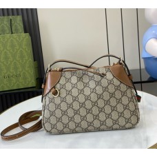 Gucci GG Emblem small shoulder bag GU815218-brown